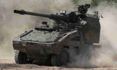 Reino Unido encomenda 37 sistemas de artilharia RCH 155 para modernizar o Exército
