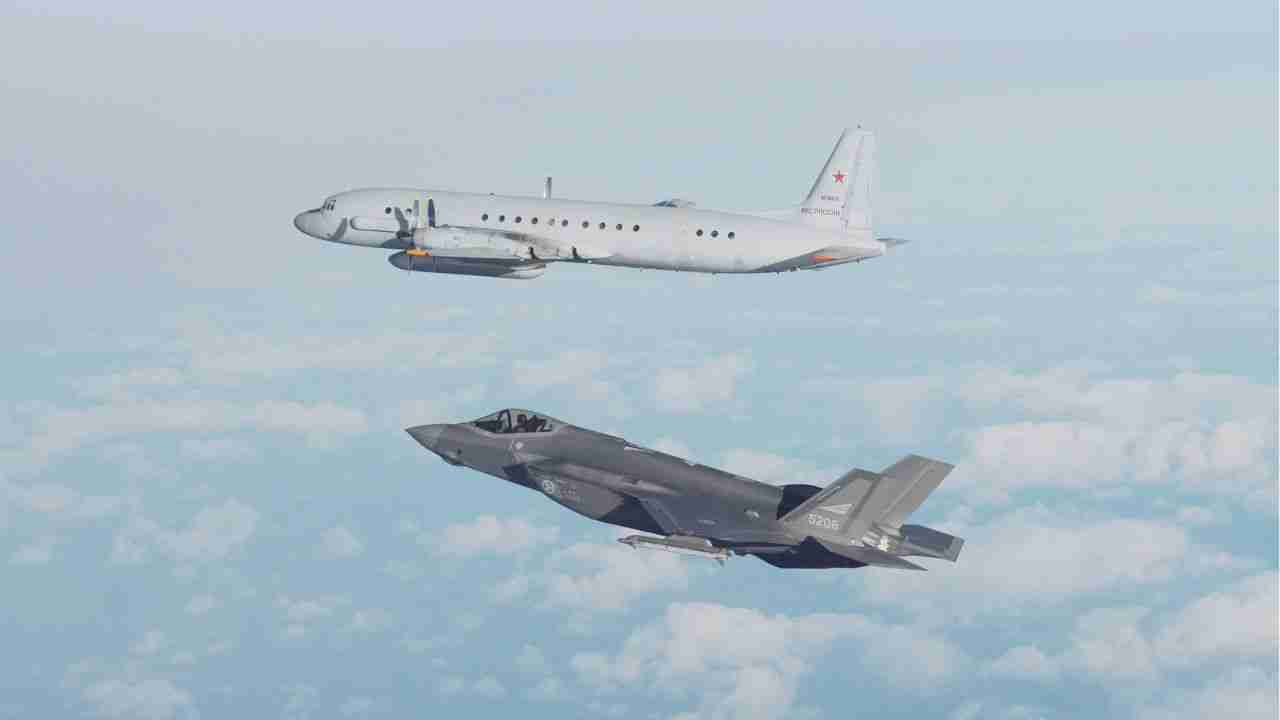 Des chasseurs F-35 norvégiens interceptent un avion espion russe lors d’un exercice de l’OTAN