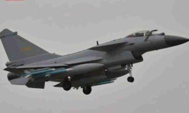 China envia 28 aeronaves e navios e pressiona Taiwan com novas incursões