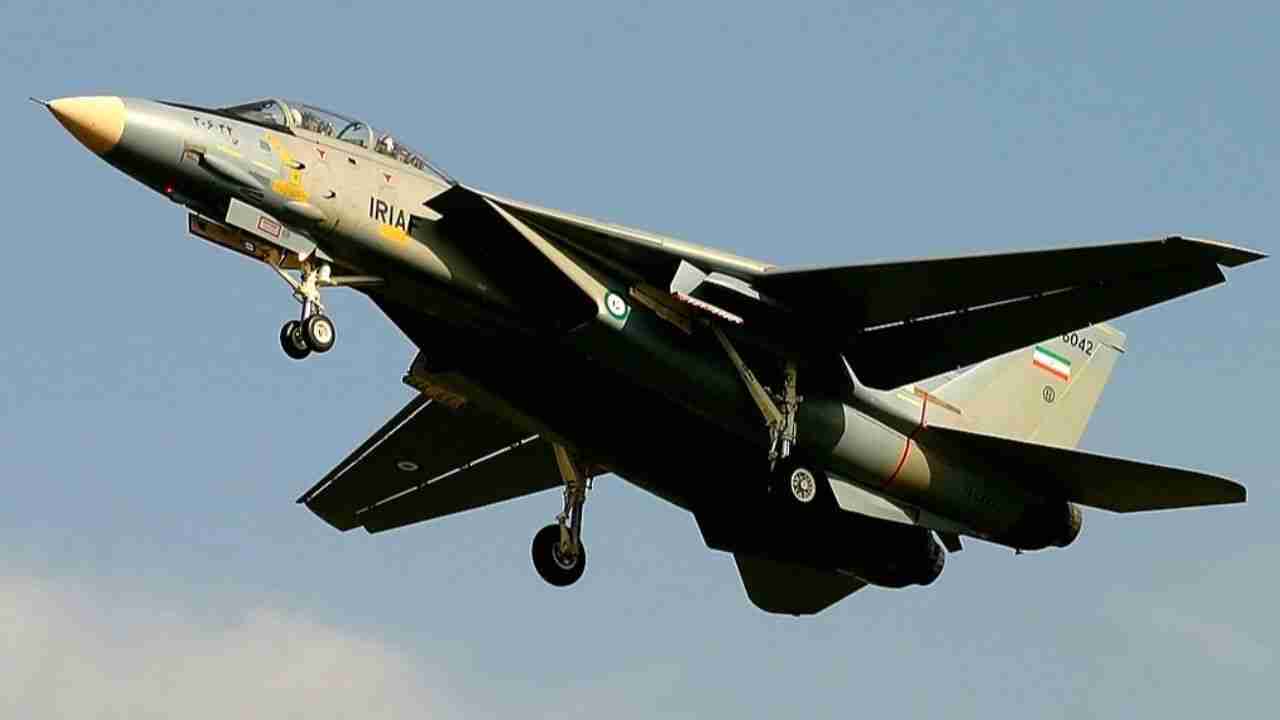 Izrael bombázza az iszfaháni bázist, és az iráni utolsó F-14 Tomcat vadászgépek megsemmisítésével fenyeget