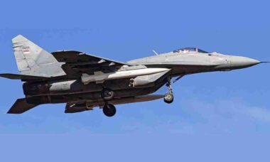 Sérvia equipa caças MiG-29 com mísseis supersônicos chineses CM-400 de longo alcance
