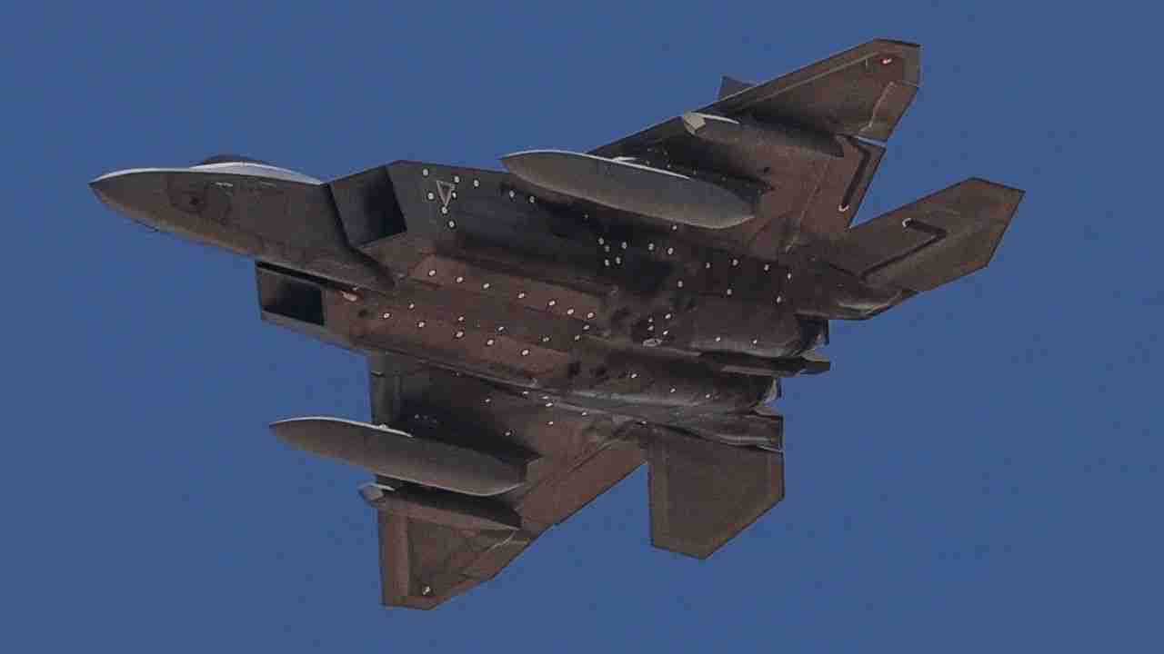 F-22 Raptor 2.0 and new nuclear missile advance in testing in the U.S.