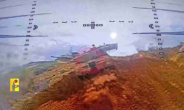 Drone do Hezbollah atinge tanque Merkava e Israel reage com ataques no Líbano