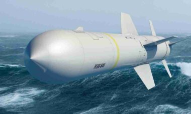 Marinha dos EUA fecha contrato com Boeing para atualizar míssil Harpoon Block II