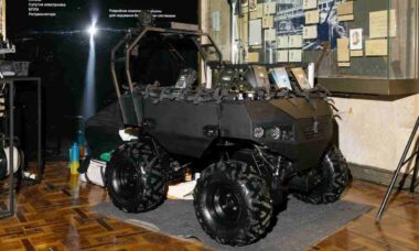 VARKHAN: drone terrestre ucraniano transporta 200 kg e alcança 40 km