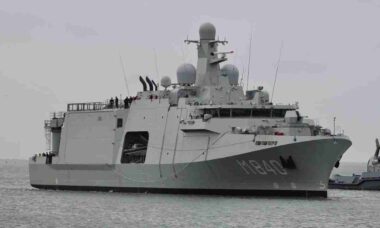 Navio Vlissingen reforça defesa naval e marca nova era da guerra de minas na Europa
