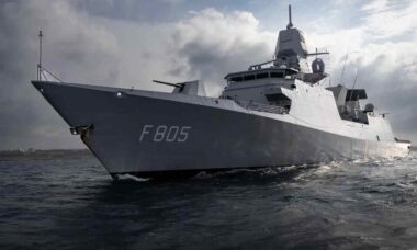 Fragata holandesa HNLMS Evertsen será implantada no Mediterrâneo