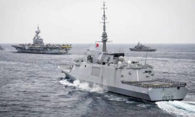 Porta-aviões francês é enviado ao Mediterrâneo Oriental em meio a tensões com o Irã