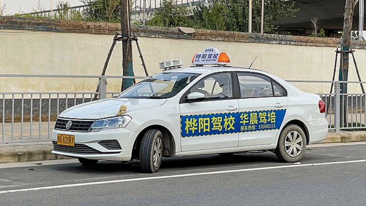 Governo chinês aprova regras para carros autônomos que façam manobras de risco possam rodar o país