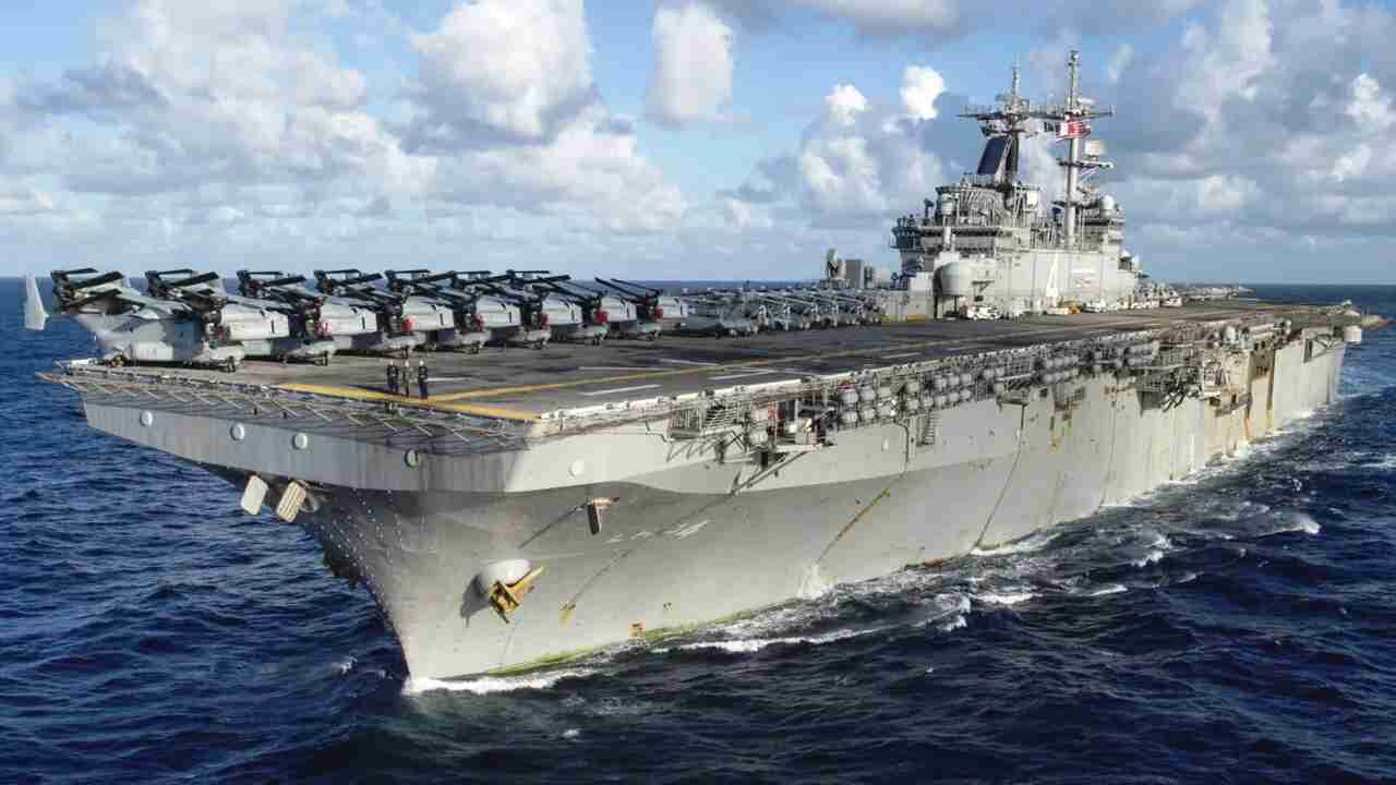 La nave d’assalto anfibia USS Boxer viene inviata in Medio Oriente