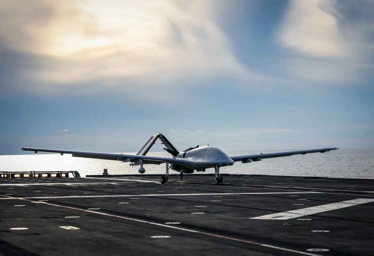 La marine italienne révèle des plans d’acquisition de drones TB3 pour le porte-avions Cavour