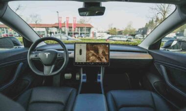 Órgão dos EUA amplia investigação sobre o sistema de direção autônoma da Tesla