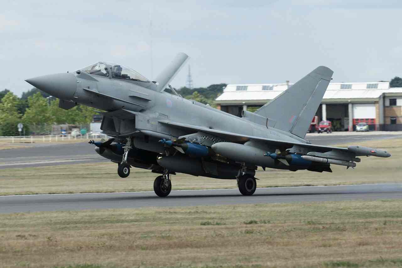 Britiske Typhoon-jagerfly skyder droner ned i Mellemøsten