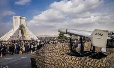 Irã planeja pressionar economia mundial com estoque gigantesco de equipamentos militares