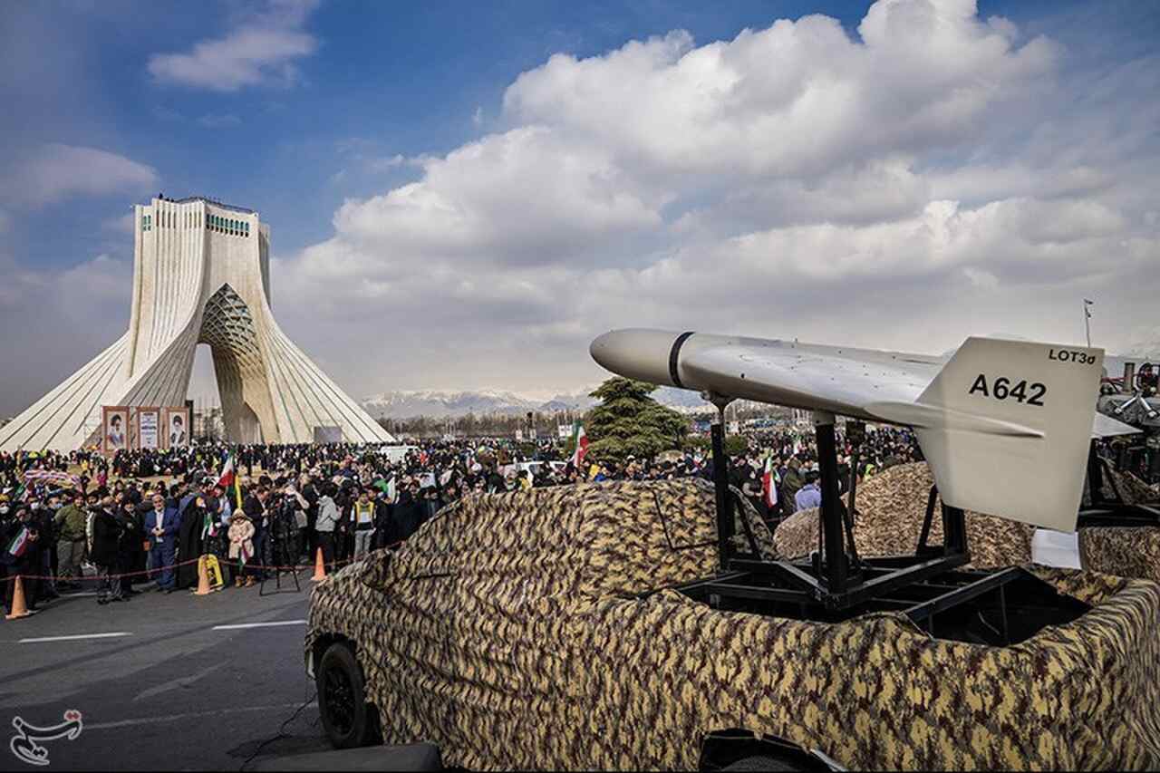 Iran plant wereldeconomie onder druk te zetten met gigantische voorraad militair materieel