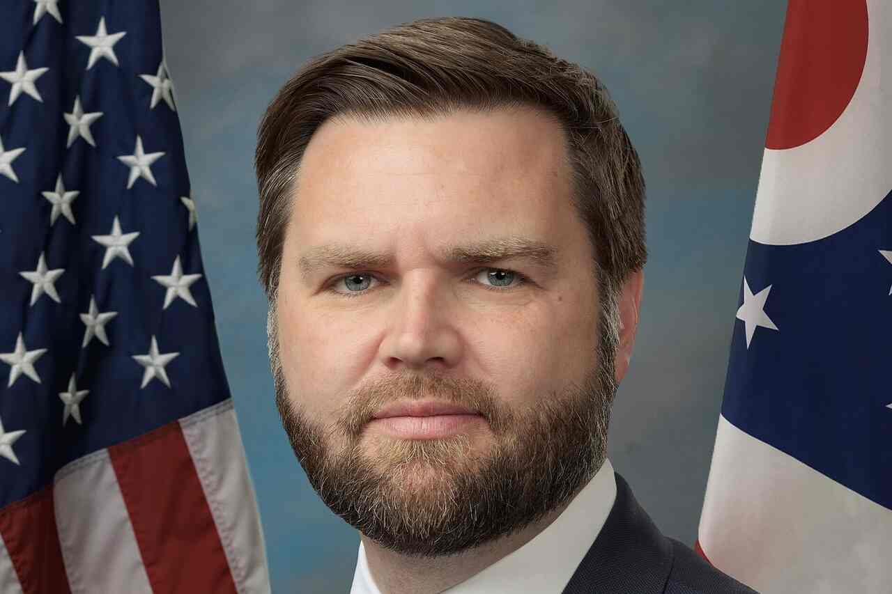 JD Vance geeft Joe Biden de schuld van de stijgende benzineprijzen