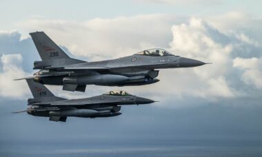 Reino Unido e Noruega fortalecem laços industriais e de defesa