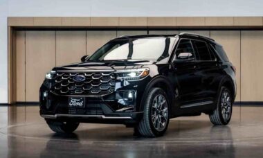 CEO da Ford presenteia Papa Leão XIV com Explorer personalizado
