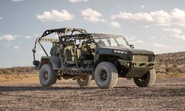 Exército dos EUA compra 121 veículos de esquadrão de infantaria da GM