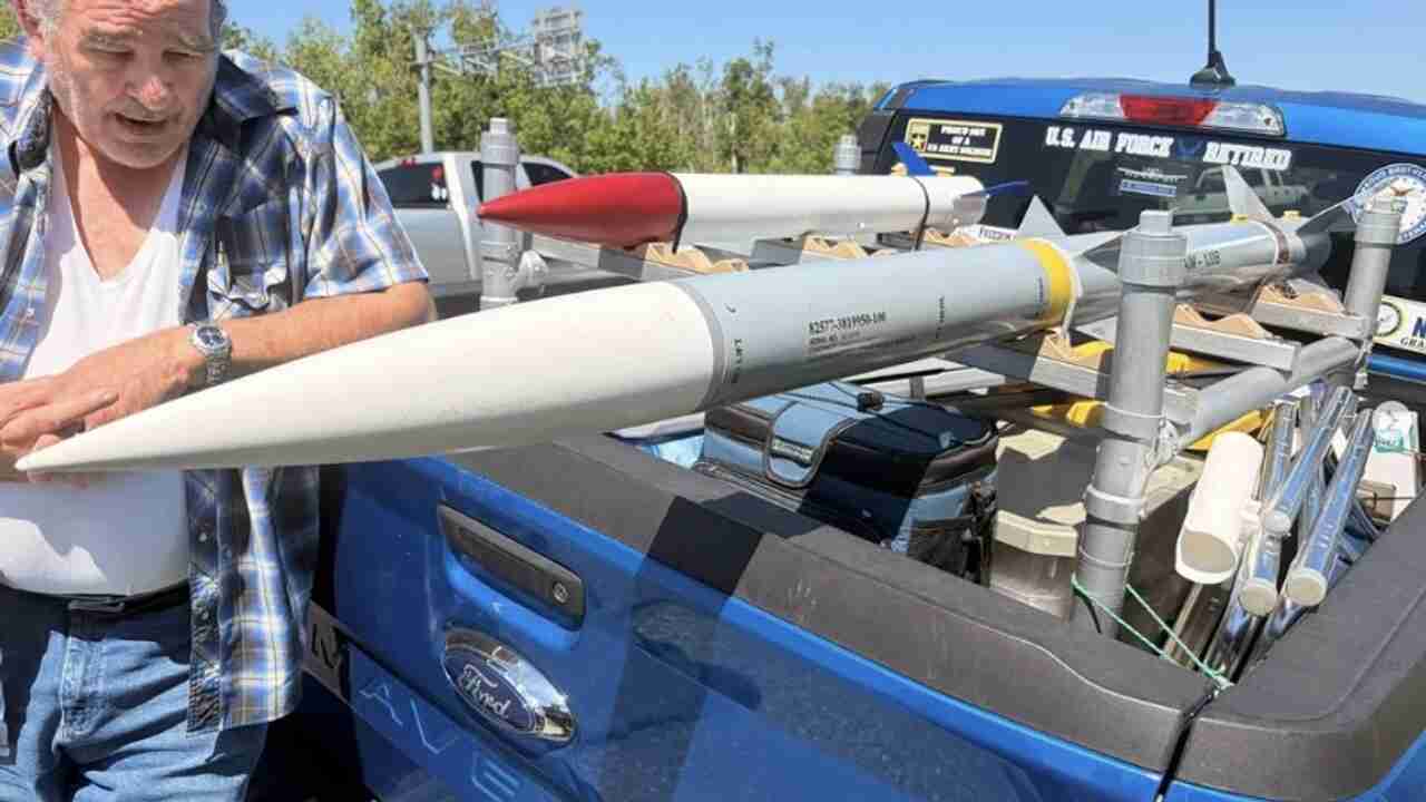 Bombeteknikere blev tilkaldt efter meldinger om en pickup med “missiler” i Florida