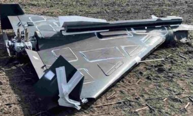 Rússia coloca maquetes de mísseis R-60 em drones de ataque Shahed