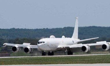 EUA enviam "avião do dia do juízo final" para o Oriente Médio