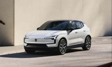 Volvo encerra produção do EX30, seu carro elétrico mais acessível