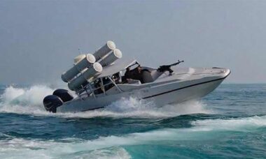 Lancha armada do Corpo da Guarda Revolucionária Islâmica do Irã (IRGC). Foto ilustrativa: Wikimedia