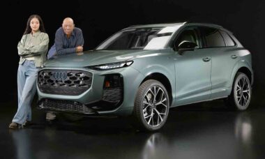 Audi lança novo Q3 2026 em campanha com Morgan Freeman e Chase Infiniti. Foto: Audi of America