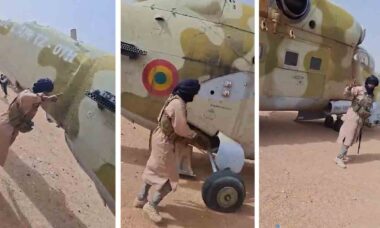 Rebeldes no Mali capturam helicóptero Mi-24 fornecido pela Rússia em 2022. Foto: X @oumaragg