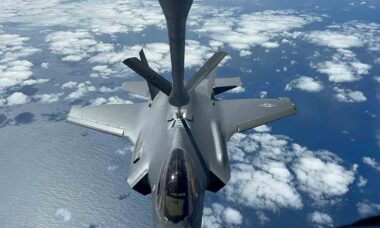 Força Aérea do Chile reabastece caças F-35 da USAF em voo pela primeira vez. Foto: X @FACh_Chile, @Southcom
