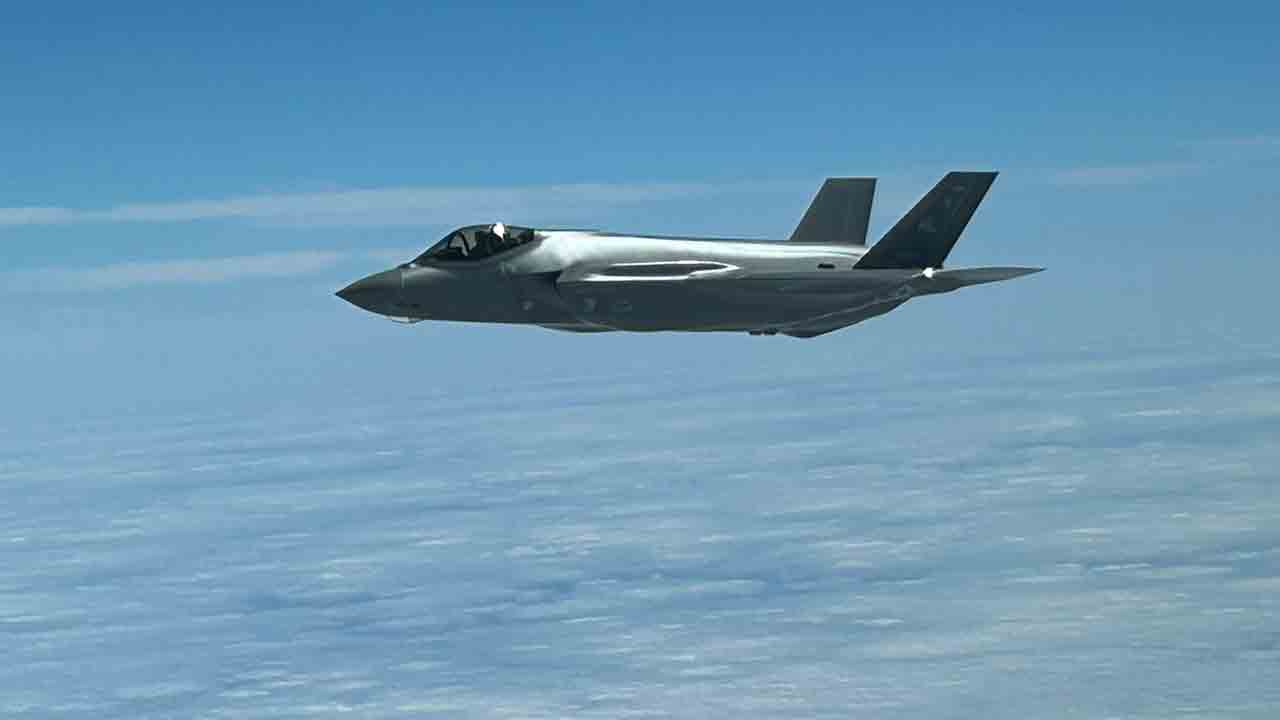 Força Aérea do Chile reabastece caças F-35 da USAF em voo pela primeira vez. Foto: X @FACh_Chile, @Southcom