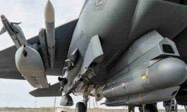EUA ampliam arsenal naval com 177 mísseis LRASM em plano de US$ 907 milhões
