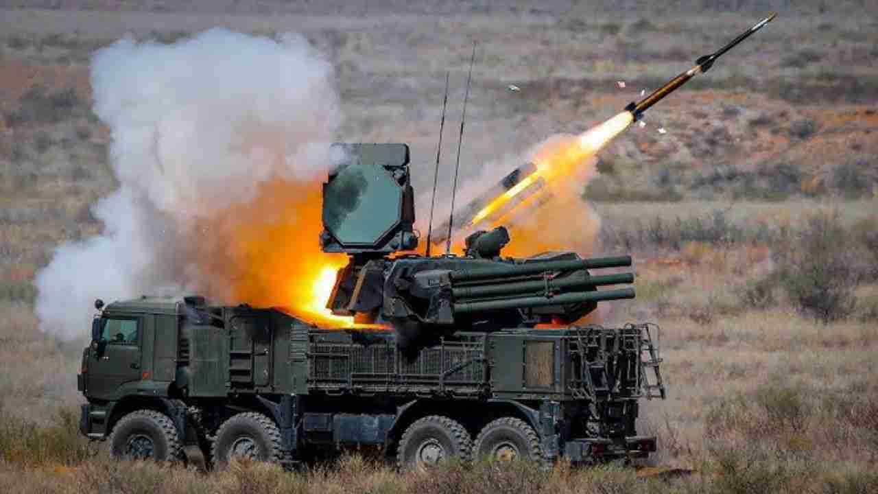 Belarus fornece 18 chassis blindados para reforçar sistema Pantsir da Rússia