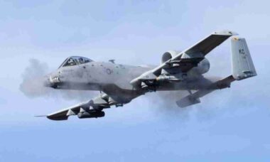EUA mantêm A-10 até 2030 para garantir apoio aéreo em transição militar