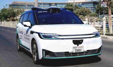 Falha sistêmica paralisa centenas de robotáxis e provoca caos no trânsito na China
