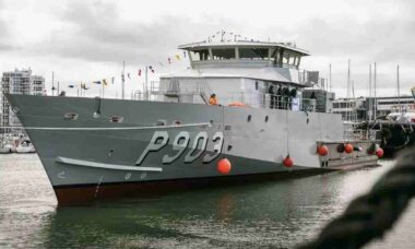 Estaleiro francês lança terceiro navio de patrulha para a Marinha Belga