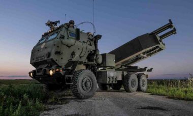 Estônia fecha contrato para receber mais três lançadores HIMARS
