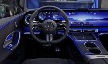 Mercedes-Benz apresenta o luxuoso interior do Classe C elétrico