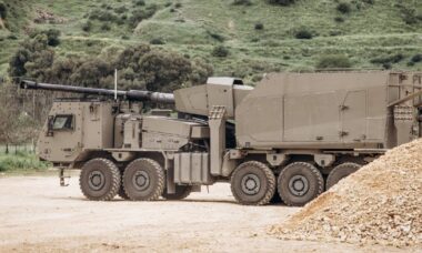 Israel usa obuseiro SIGMA 155 nos primeiros ataques de combate no Líbano