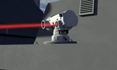 Arma a laser DragonFire é confirmada em navio de guerra britânico para 2027
