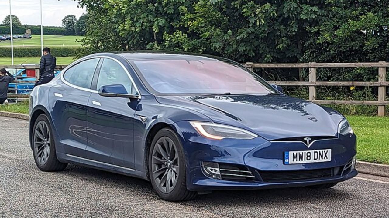 Mulher compra Tesla usado e sofre prejuízo de US$ 16 mil: “Situação de pesadelo”