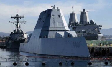 Lockheed Martin recebe contrato de US$ 1,36 bilhão para fornecer mísseis ao destróier Zumwalt