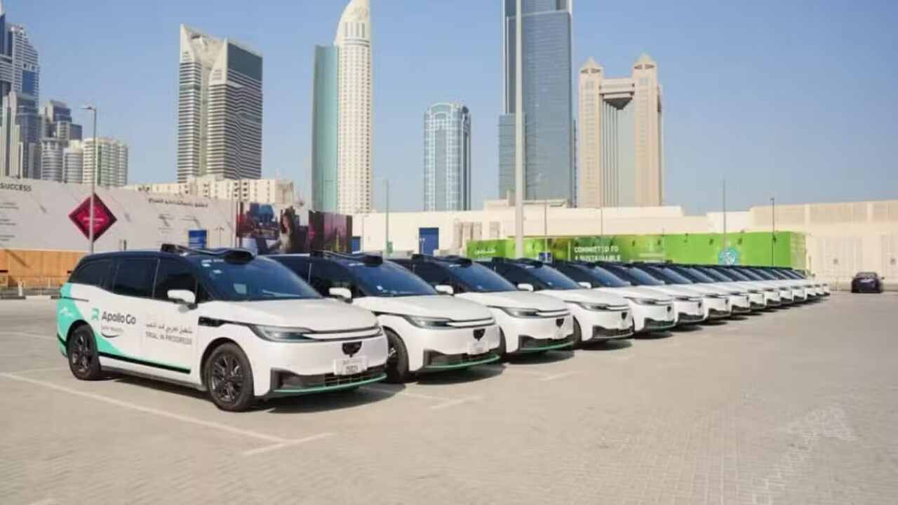 Baidu failure in Wuhan leads China to suspend robotaxi licenses