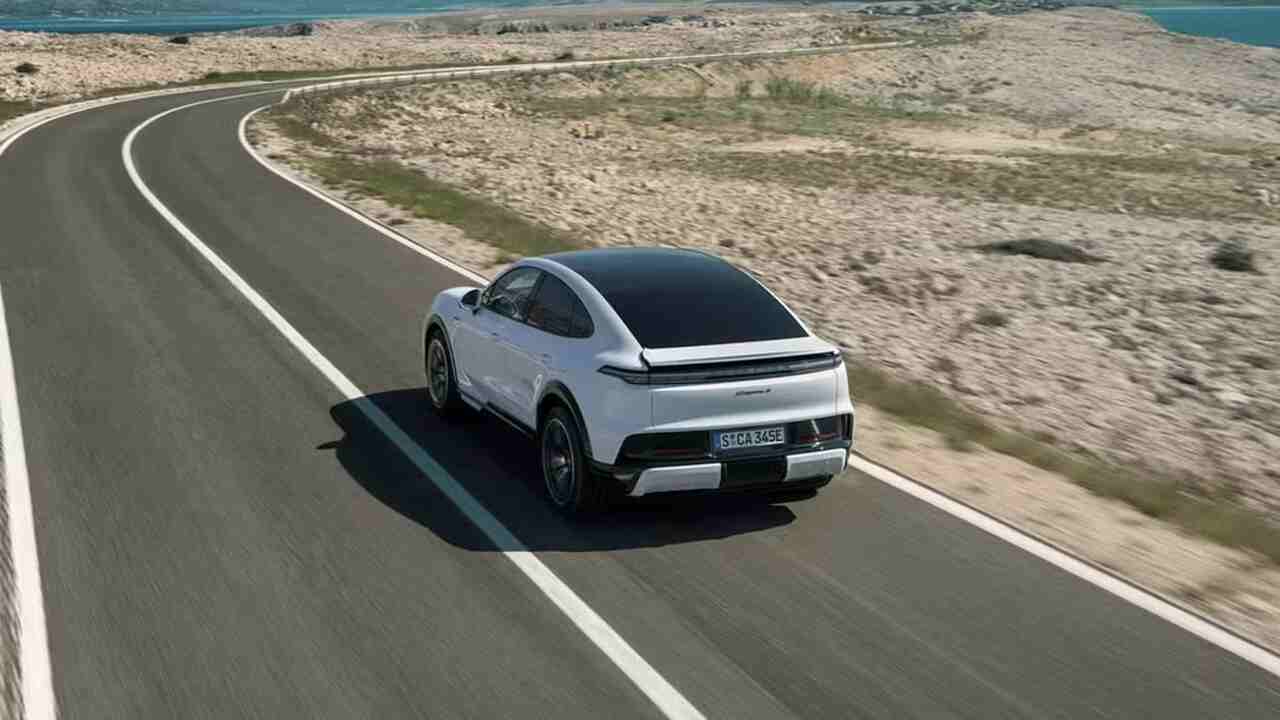 Porsche afslører coupéversion af den elektriske Cayenne for 2026