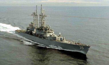 Marinha dos EUA fecha contrato de US$ 183 milhões para modernização do USS Truxtun