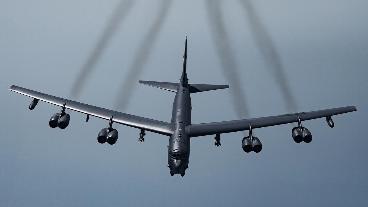 USA poprvé od začátku války přeletěly nad Íránem s bombardérem B-52