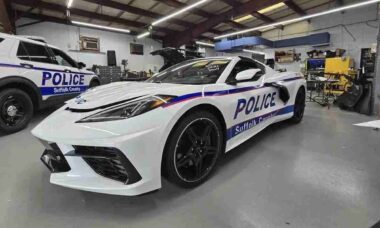 Polícia de Long Island integra Corvette Stingray em sua frota de viaturas
