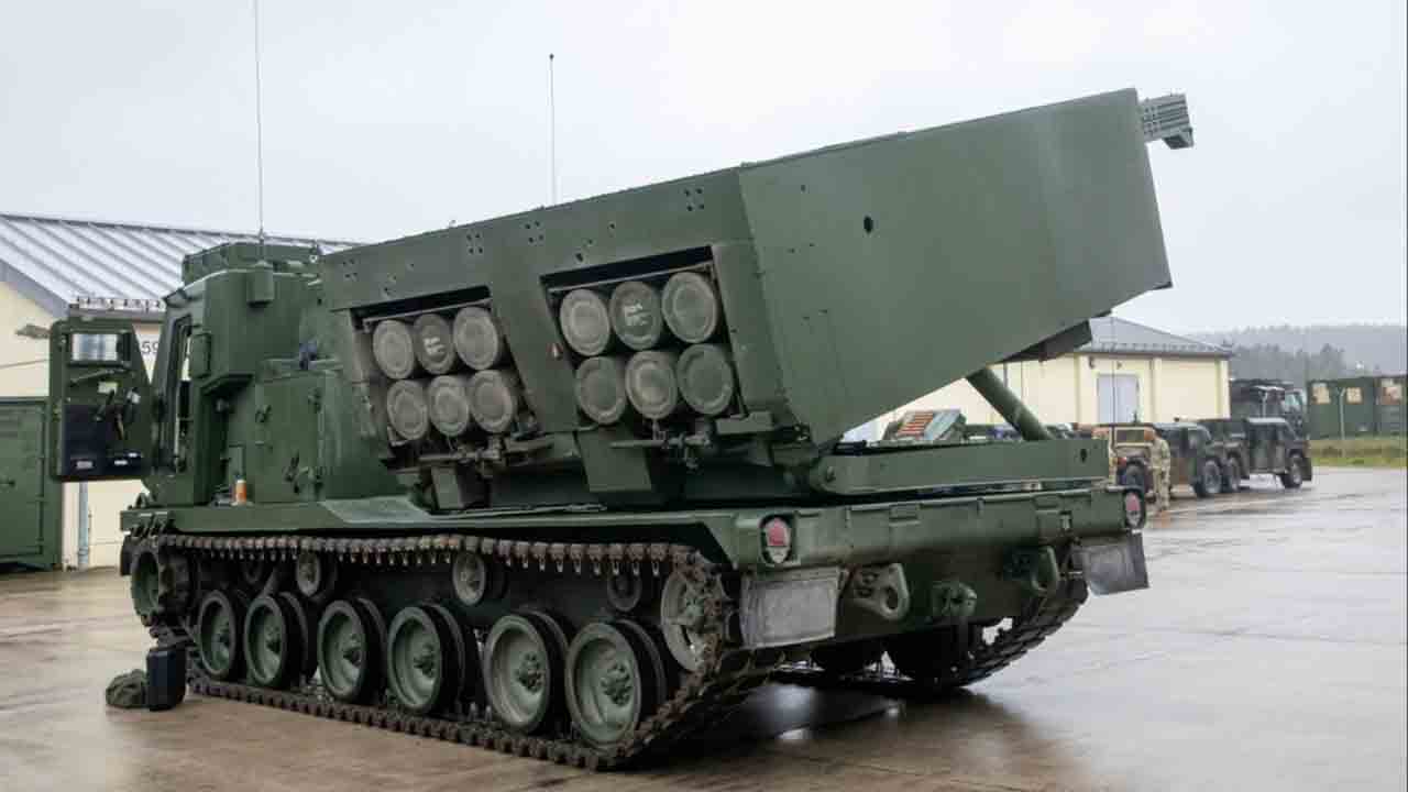 Lançador de foguetes M270A2. U.S. Army