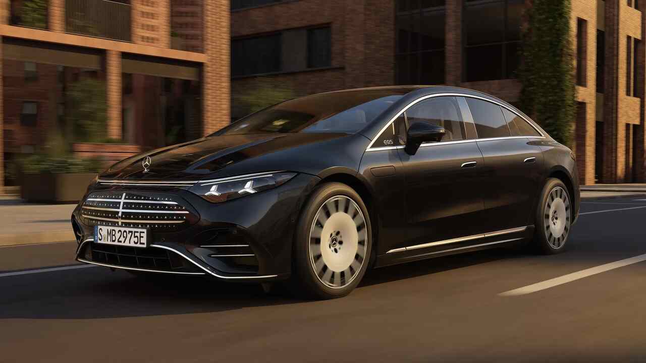 Mercedes EQS oppdatert slår rekord som elbilen med lengst rekkevidde i verden